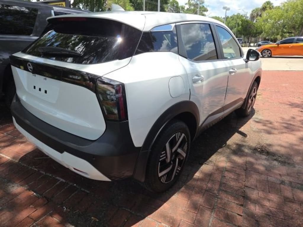 Used 2025 Nissan Kicks SV SV FWD