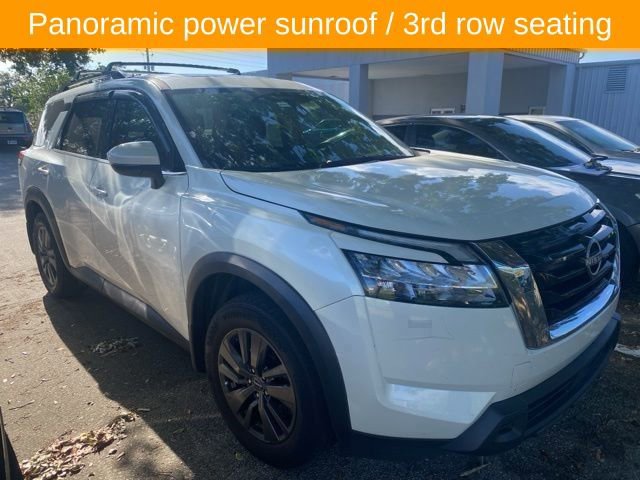 2022 Nissan Pathfinder SV