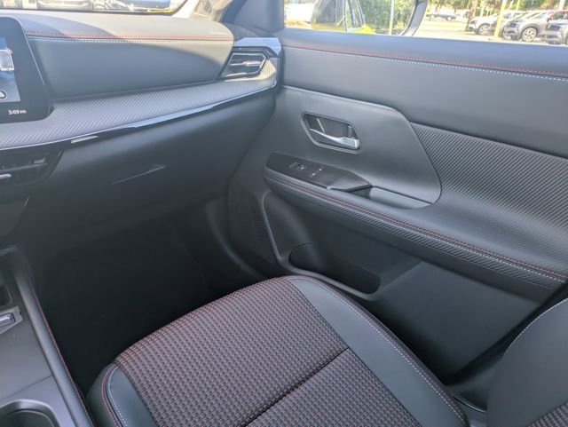 2026 Nissan KICKS SR - Photo 17