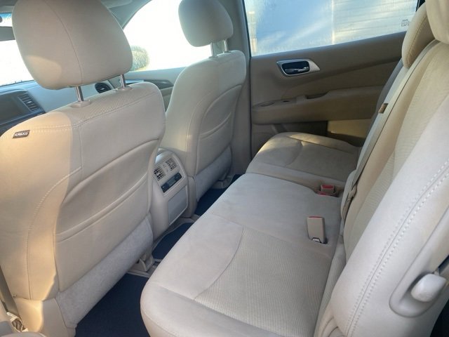 2015 Nissan Pathfinder S photo 4
