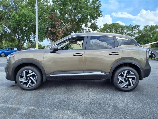 2025 Nissan Kicks SV photo 2