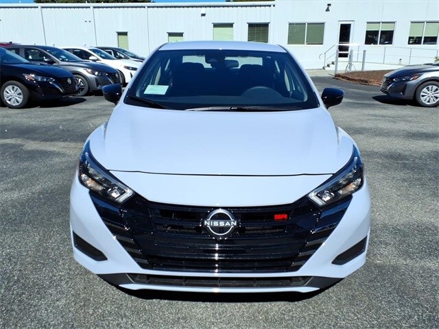 2025 Nissan Versa SR photo 2