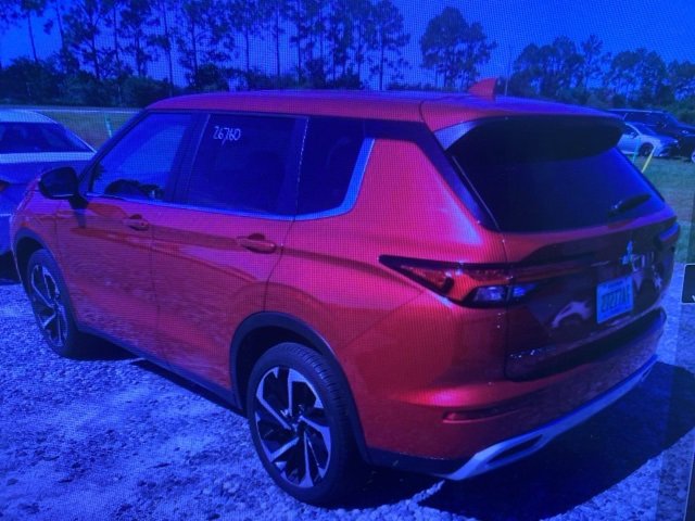 2024 Mitsubishi Outlander SE S-AWC photo 2