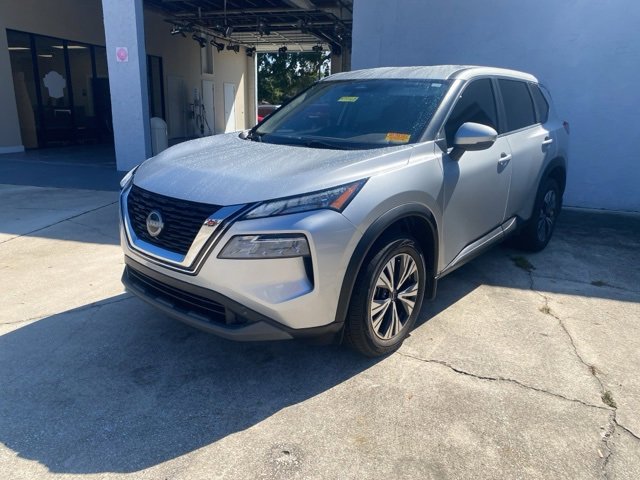 2022 Nissan Rogue SV photo 2