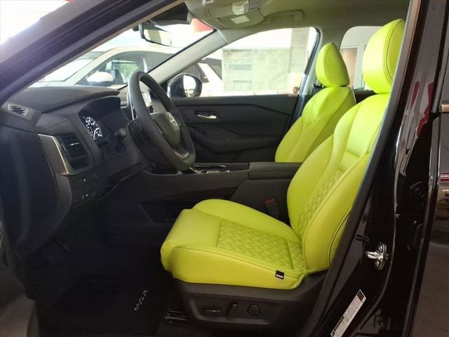 2026 Nissan Rogue SV - Photo 12