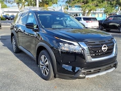 2025 Nissan Pathfinder SL SUV