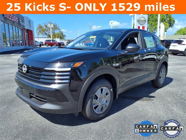 2025 Nissan Kicks S photo 2