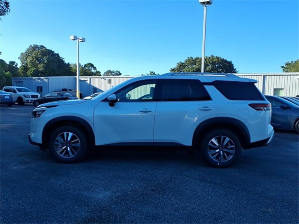 New 2025 Nissan Pathfinder SL SUV
