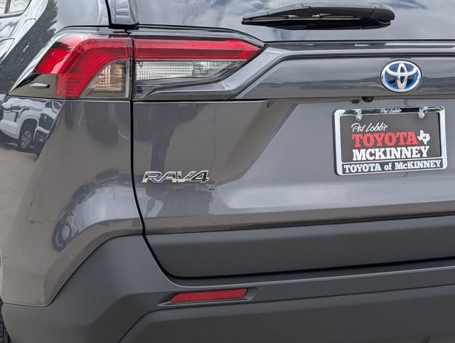 2022 Toyota RAV4 XLE - Photo 7