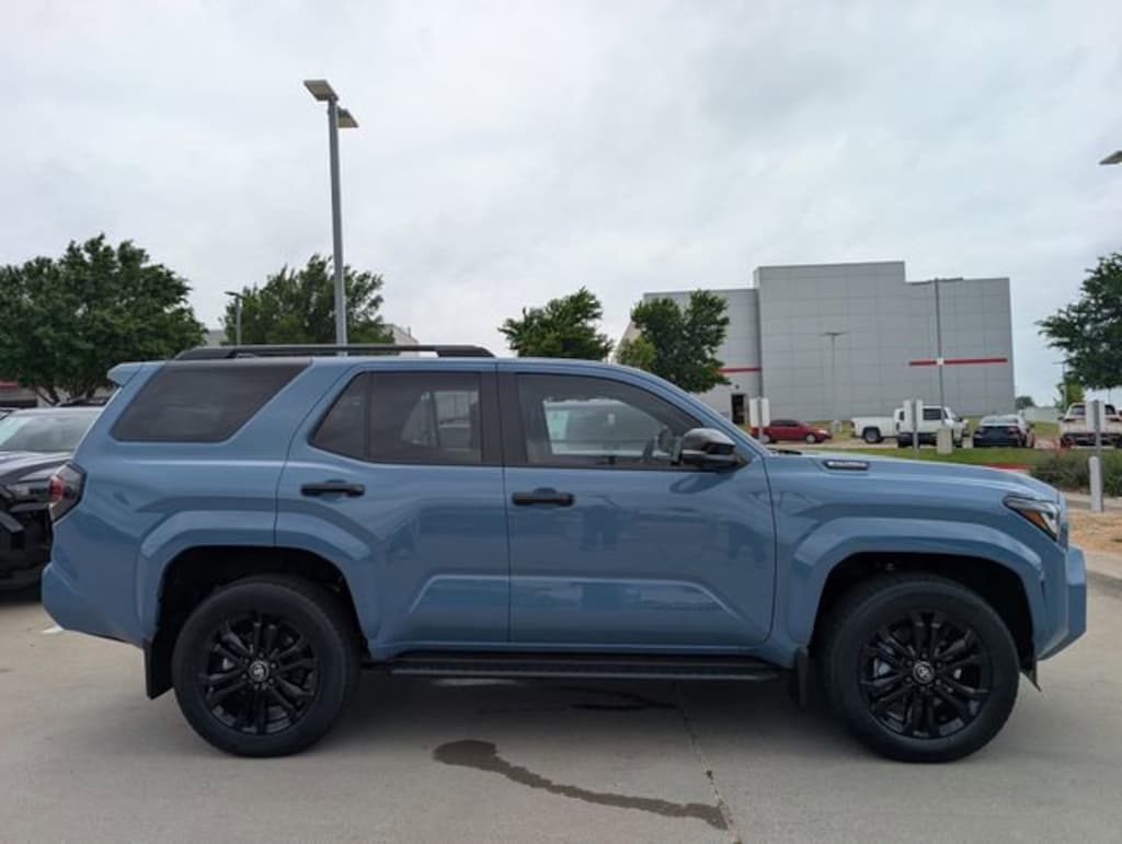 New 2026 Toyota 4Runner i-FORCE MAX Platinum SUV