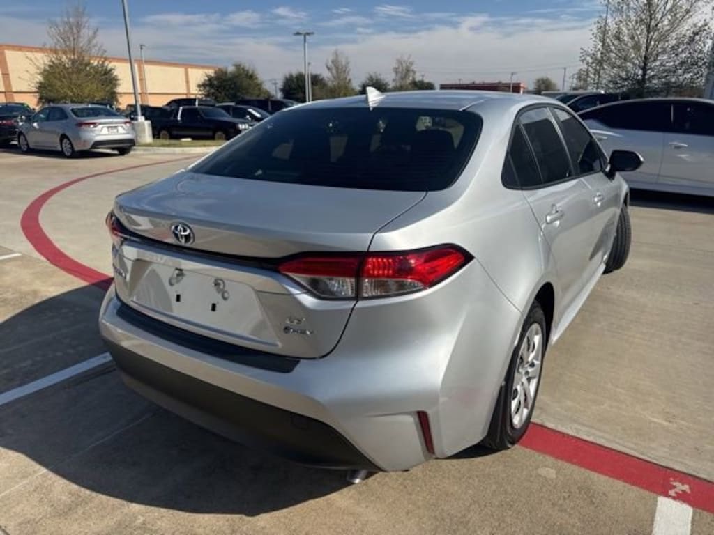 Used 2025 Toyota Corolla Hybrid LE Sedan