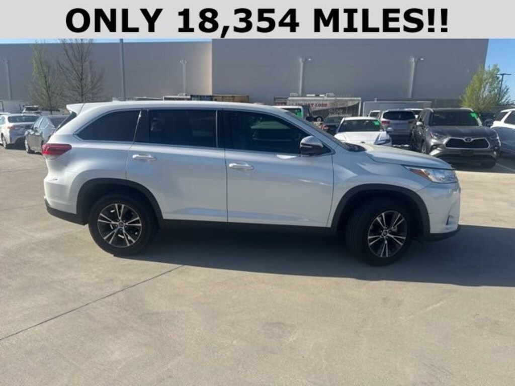 Used 2019 Toyota Highlander LE SUV