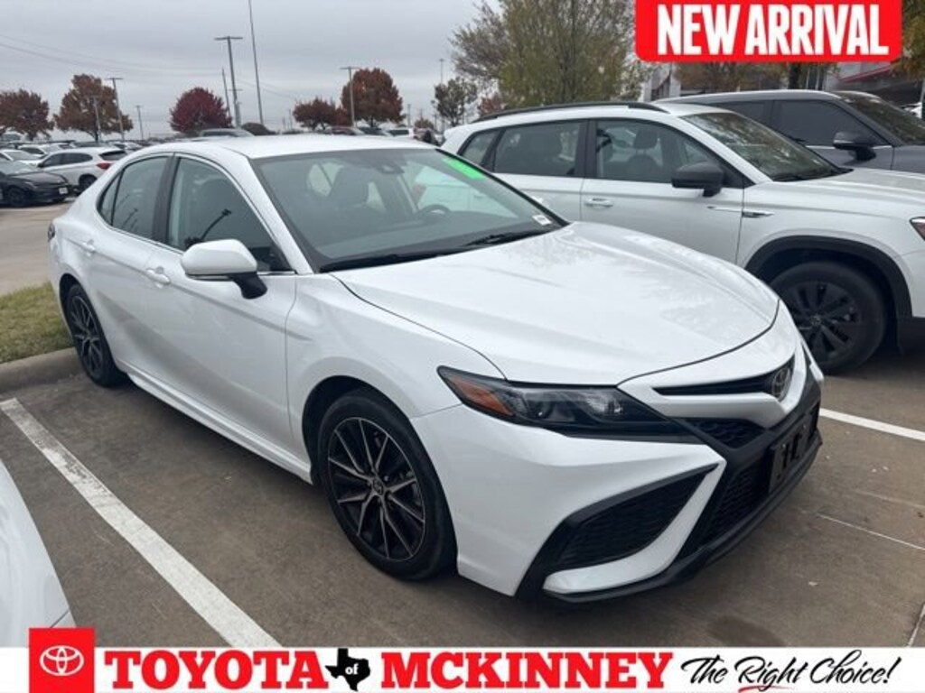 Used 2024 Toyota Camry SE Sedan