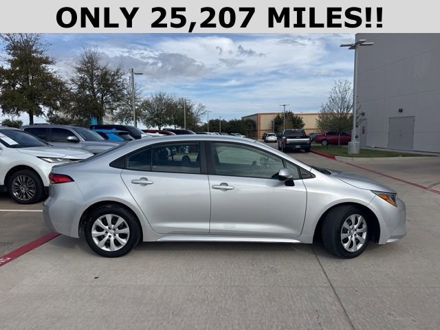 2024 Toyota Corolla LE photo 2