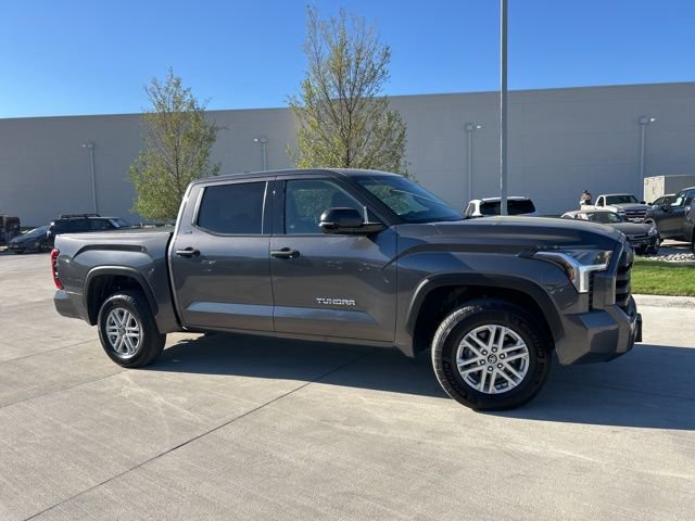 2022 Toyota Tundra SR5 photo 2