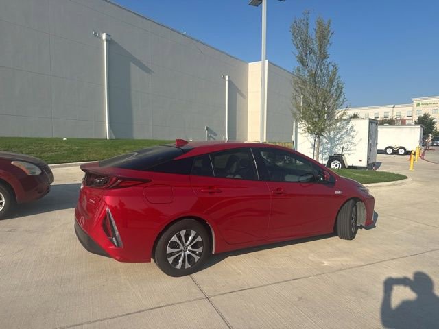2020 Toyota Prius Prime Limited photo 3