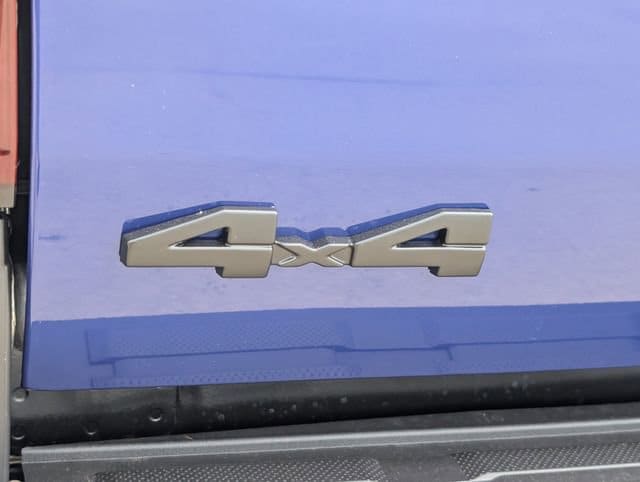 2025 Toyota Tacoma SR5 - Photo 7