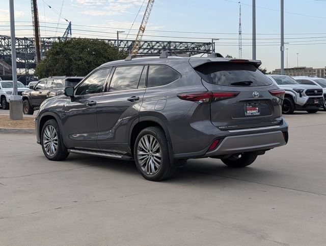 2024 Toyota Highlander Platinum - Photo 9