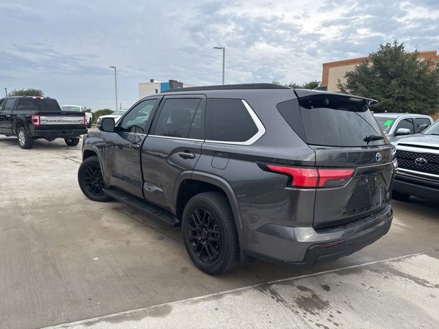 2024 Toyota Sequoia SR5 photo 4