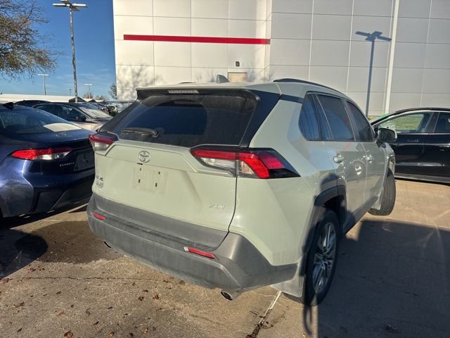 2019 Toyota RAV4 XLE Premium photo 3