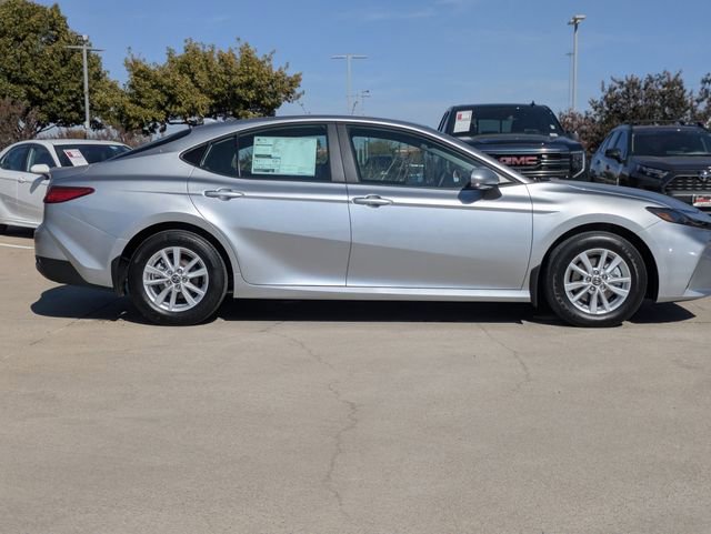 2026 Toyota Camry LE photo 4