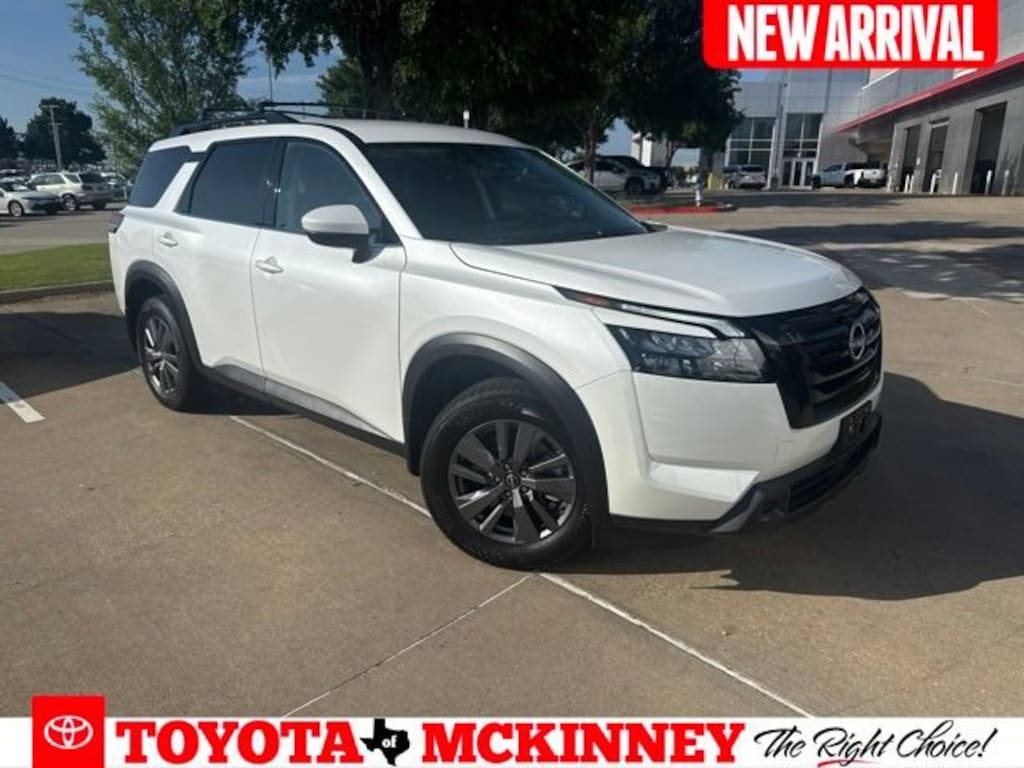 Used 2025 Nissan Pathfinder SV SUV