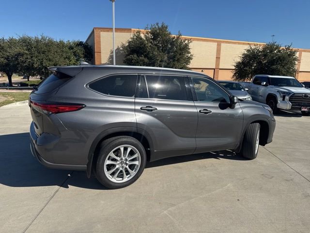 2023 Toyota Highlander Limited photo 3