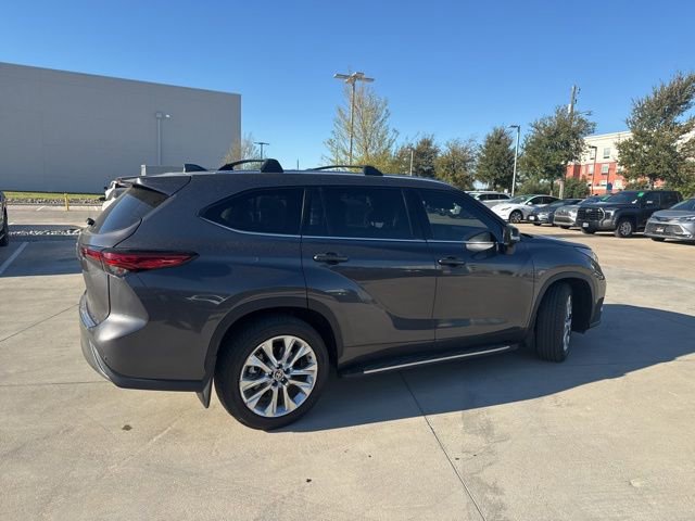 2021 Toyota Highlander Limited photo 3
