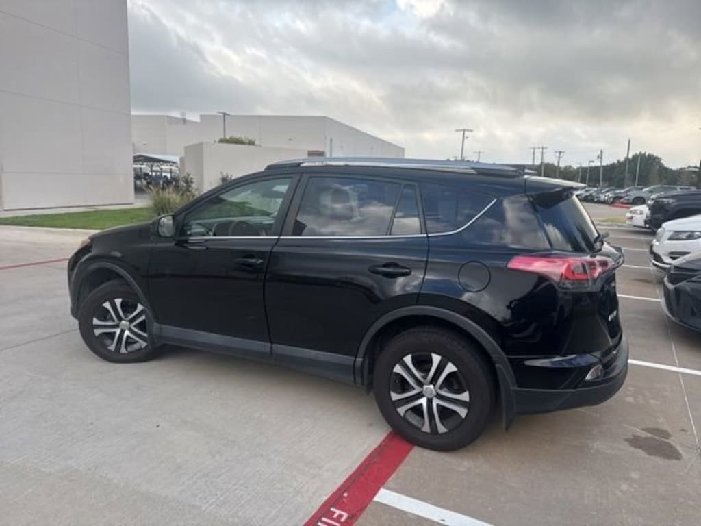 Used 2017 Toyota RAV4 LE SUV