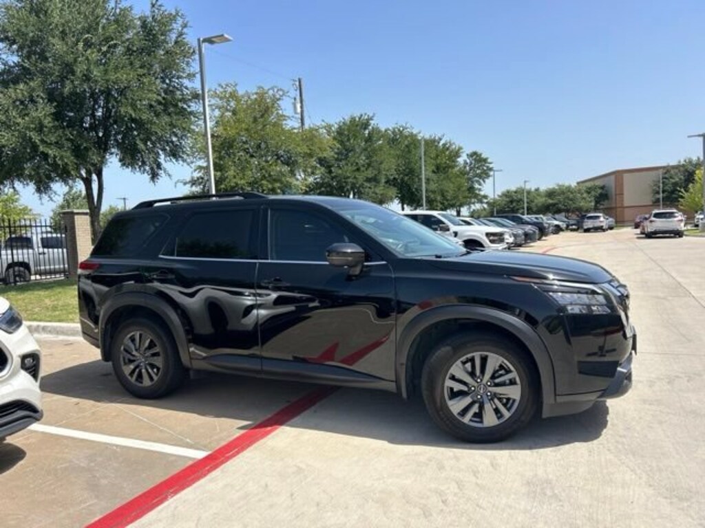 Used 2024 Nissan Pathfinder SV SUV
