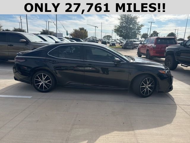 2024 Toyota Camry SE photo 2