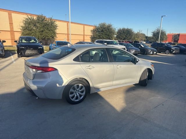 2024 Toyota Corolla LE photo 3