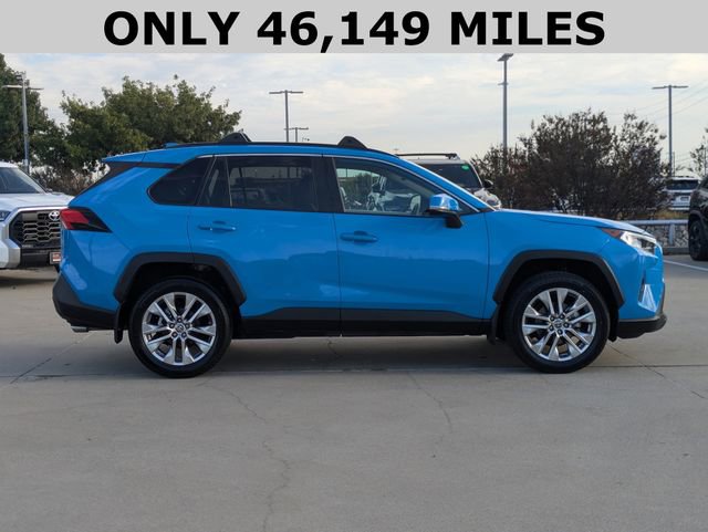 2021 Toyota RAV4 XLE Premium photo 3