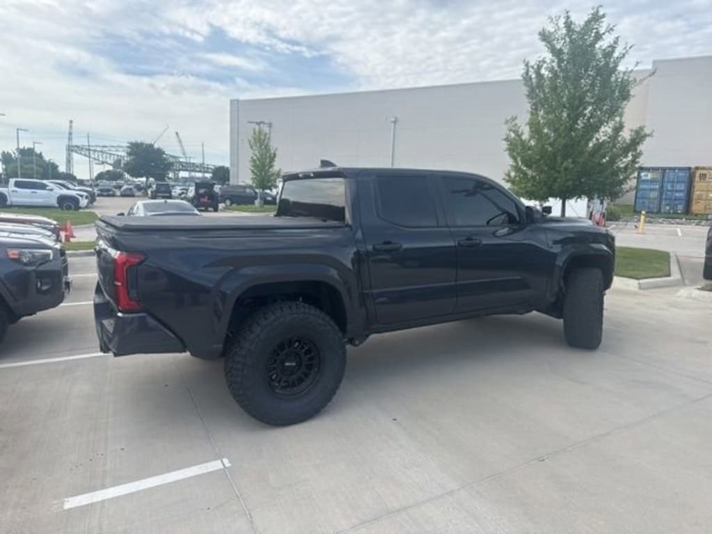Used 2025 Toyota Tacoma SR5 Truck Double Cab