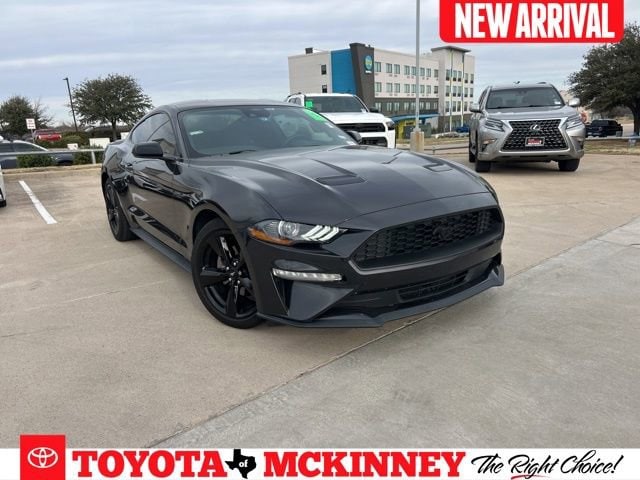 2022 Ford Mustang EcoBoost