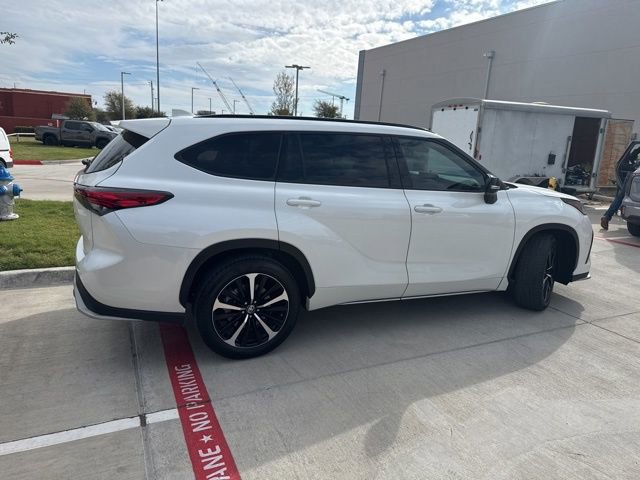 2021 Toyota Highlander XSE photo 3