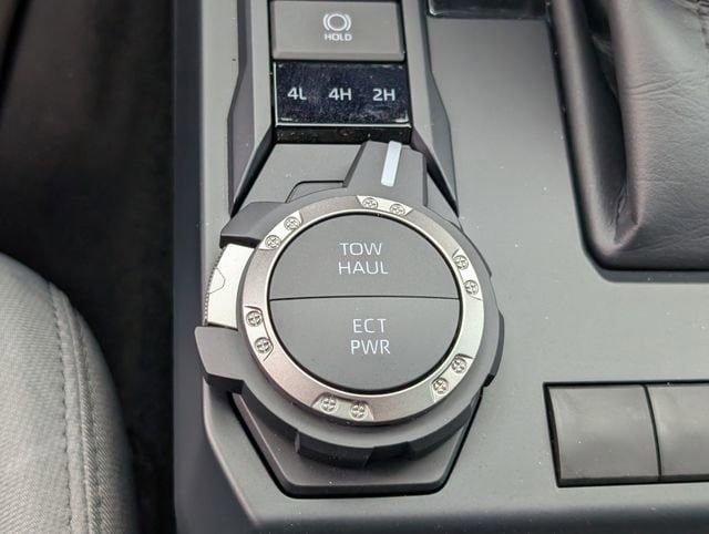 2025 Toyota Tacoma SR5 - Photo 17