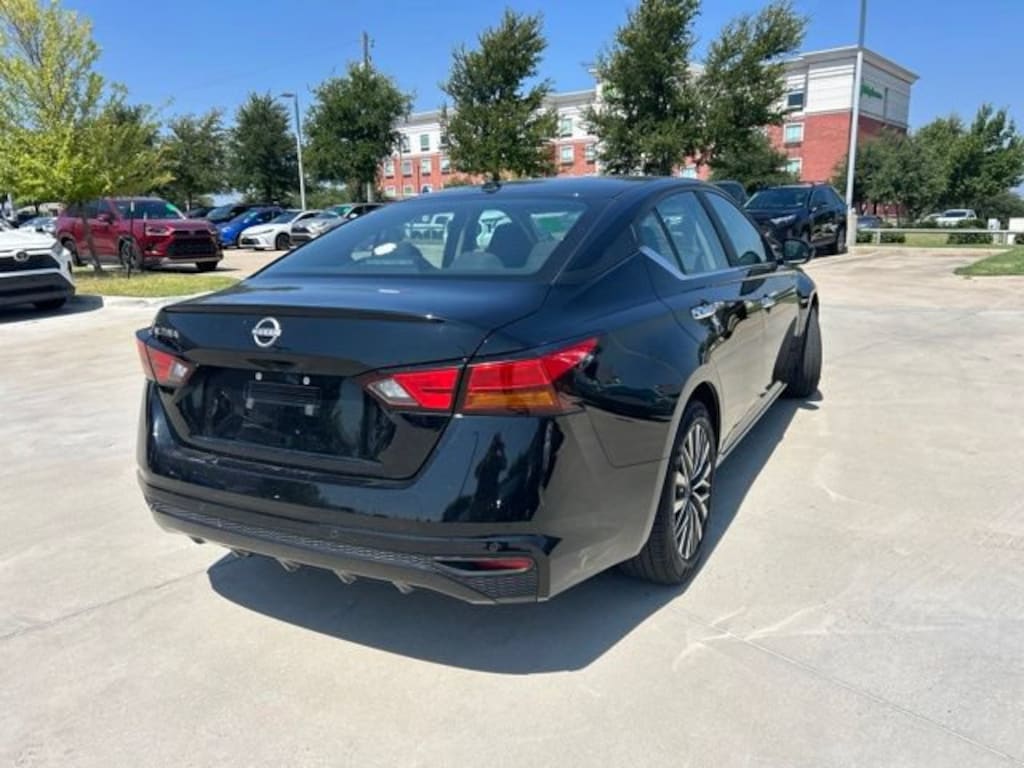 Used 2025 Nissan Altima 2.5 SV Sedan