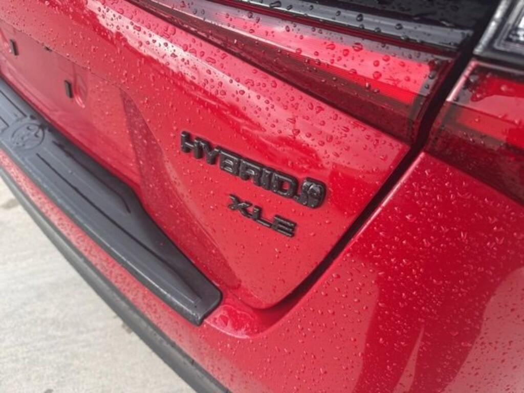 Used 2021 Toyota Prius XLE Hatchback