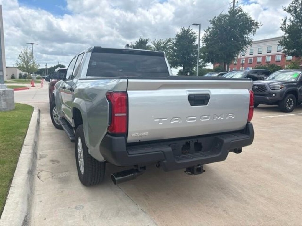 Used 2025 Toyota Tacoma SR Truck Double Cab