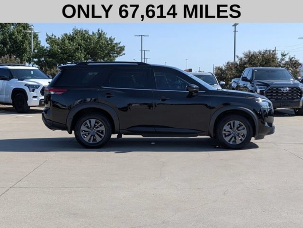 Used 2024 Nissan Pathfinder SV SUV