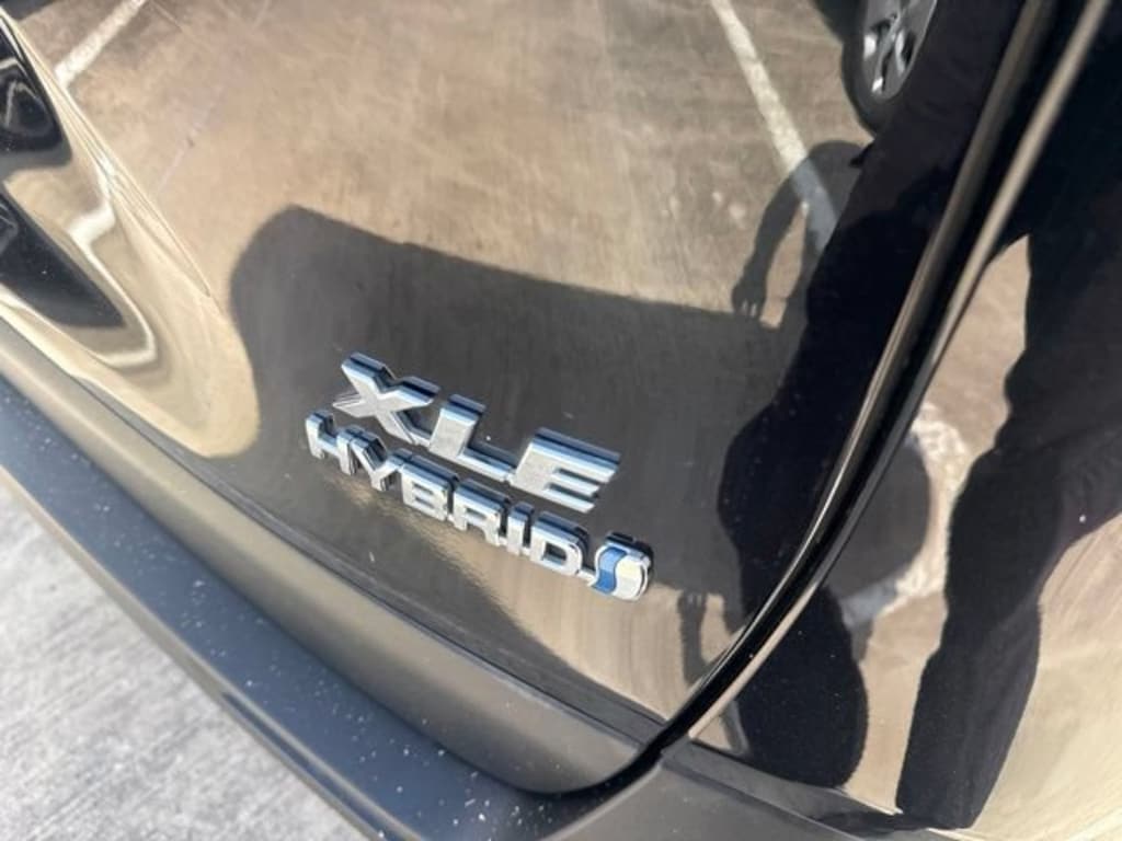 Used 2023 Toyota RAV4 Hybrid XLE SUV