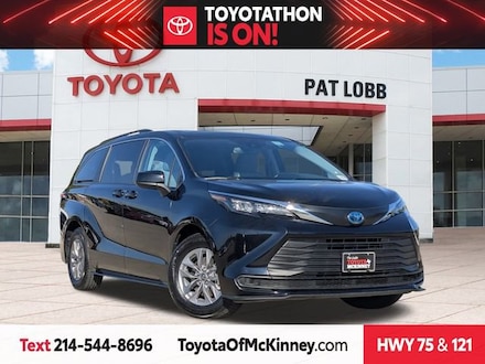 2024 Toyota Sienna LE Van Passenger Van