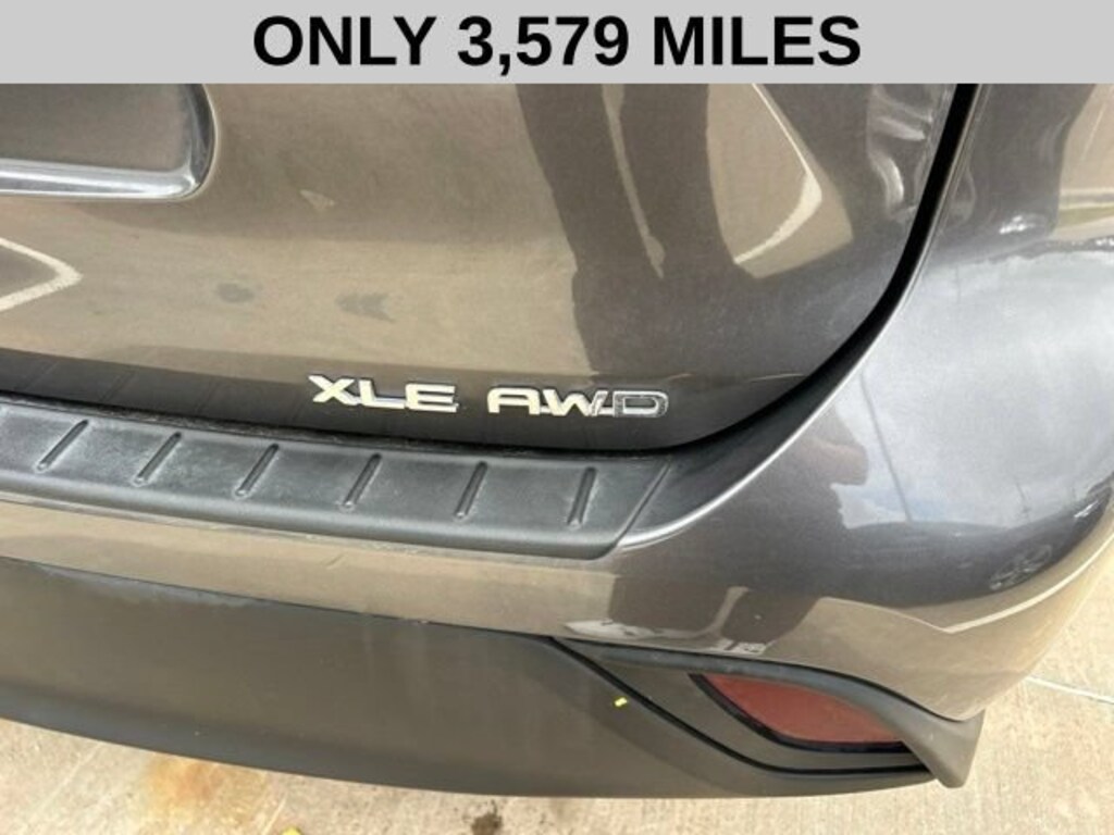 Used 2024 Toyota Highlander XLE SUV