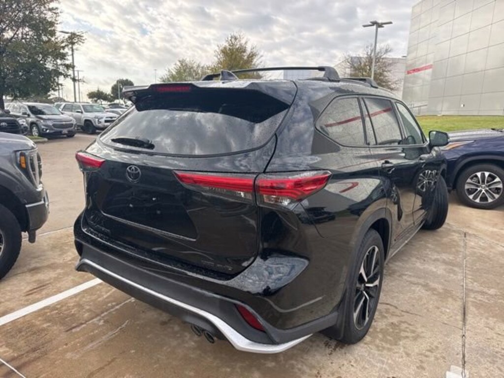Used 2022 Toyota Highlander XSE SUV