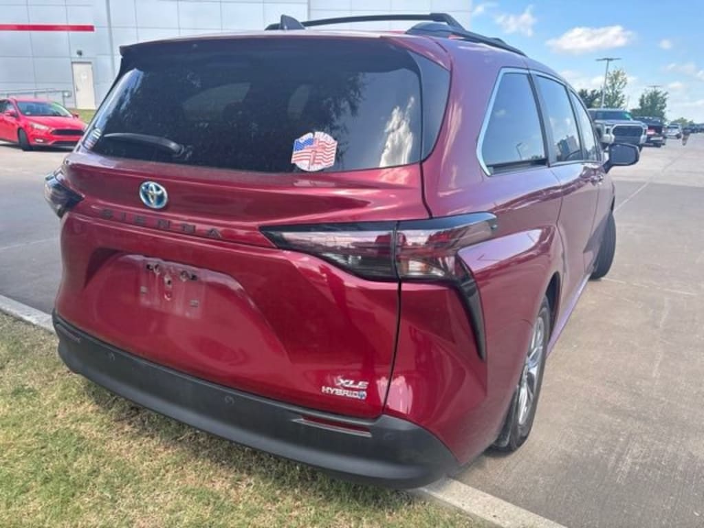 Certified 2023 Toyota Sienna XLE Van Passenger Van
