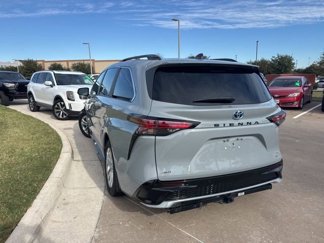 2023 Toyota Sienna XSE photo 4