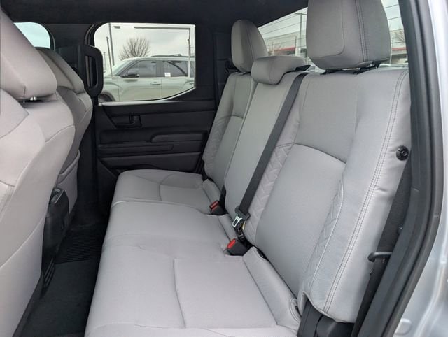 2025 Toyota Tacoma SR5 - Photo 20