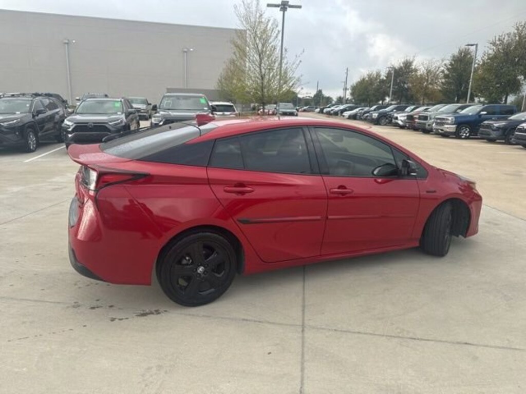 Used 2021 Toyota Prius XLE Hatchback