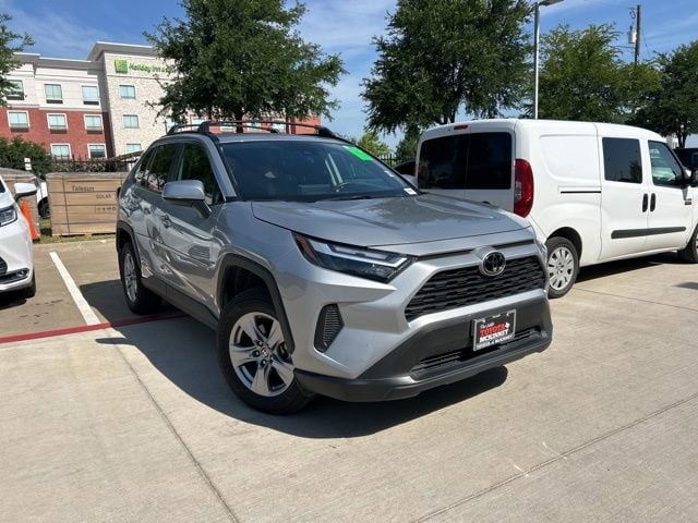 2025 Toyota RAV4 XLE FWD's photo